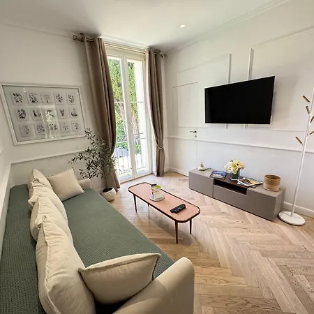Old Town-exceptional Apartment-in Absolute Calm Apartment Antibes