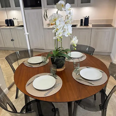 Old Town-exceptional Apartment-in Absolute Calm شقة *