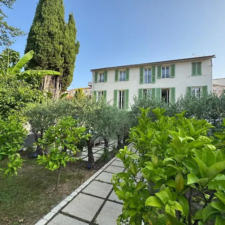 Old Town-exceptional Apartment-in Absolute Calm Apartamento Antibes