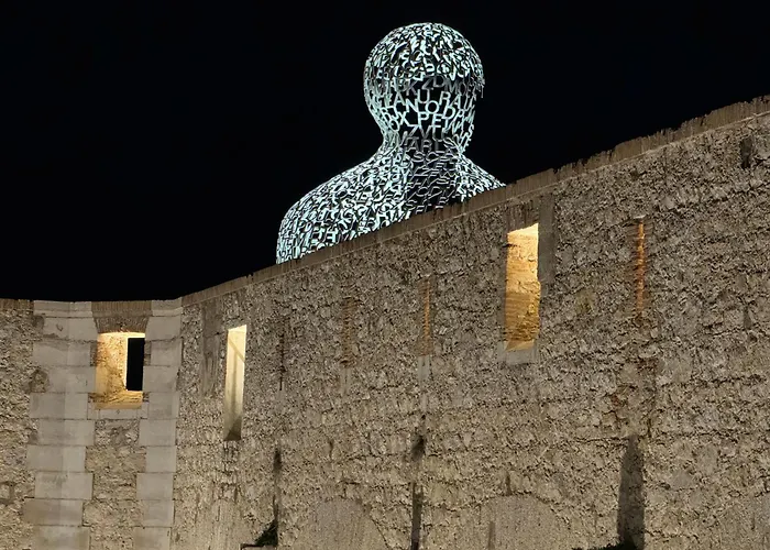 Old Town-exceptional Apartment-in Absolute Calm