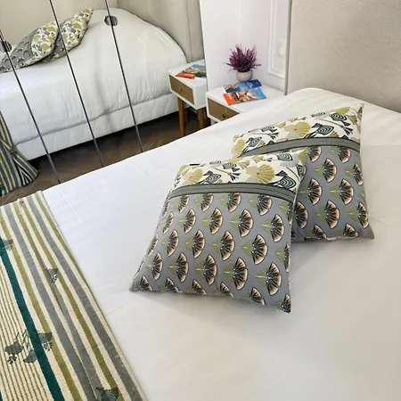 Old Town-exceptional Apartment-in Absolute Calm شقة *