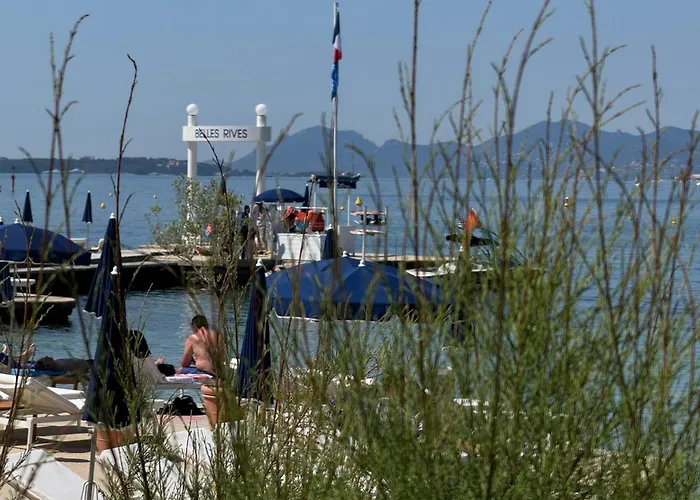 Old Town-exceptional Apartment-in Absolute Calm 昂蒂布