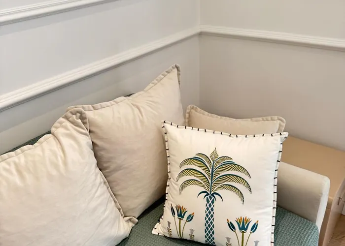 Old Town-exceptional Apartment-in Absolute Calm * アンティーブ