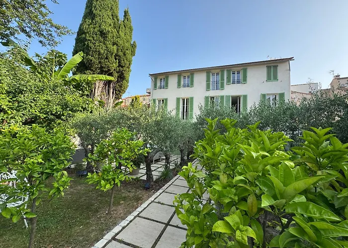 Old Town-exceptional Apartment-in Absolute Calm Apartment Antibes